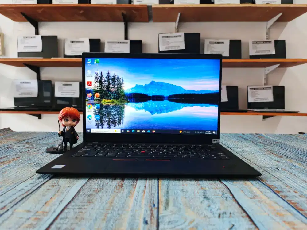 Dijual Cepat Laptop Bekas THINKPAD X1 CARBON 6TH/Core i5-8250U RAM 8GB