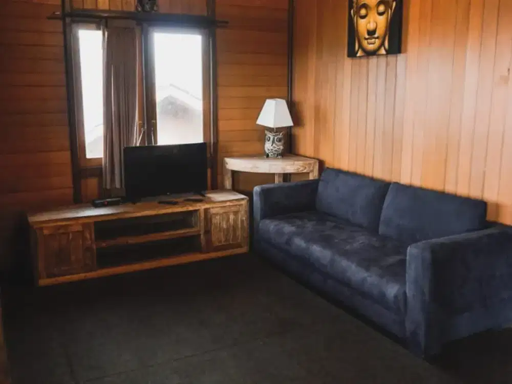 Villa Modern Joglo Freehold Eksklusif dengan Panorama Danau