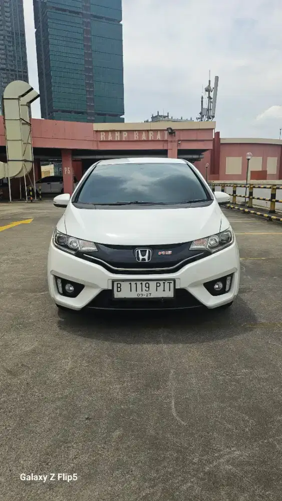 HONDA JAZZ RS 1.5 AT 2017 PUTIH