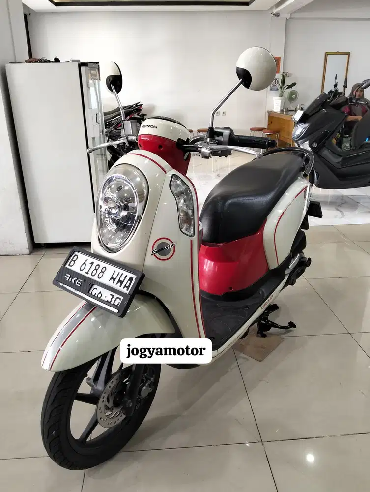 (B) honda scoopy esp tahun 2014 cash