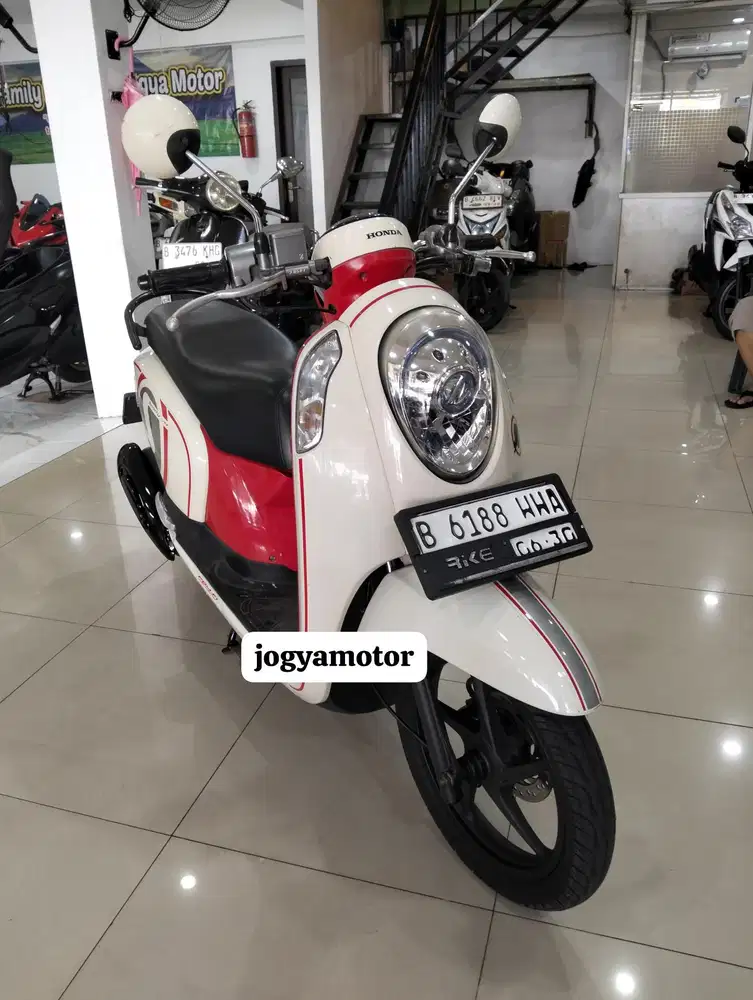 (B) honda scoopy esp tahun 2014 cash