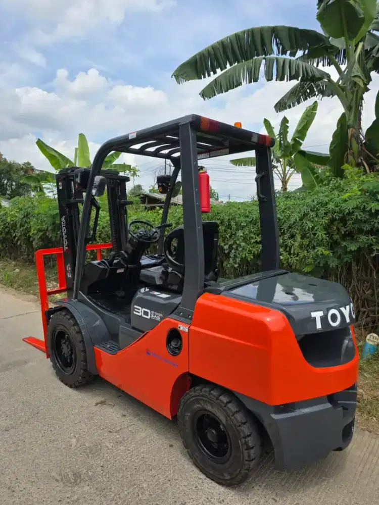 Forklift Toyota 3 Ton,Manual,Tiang 3 Meter,1DZ-II,8FD30,Tahun 2019