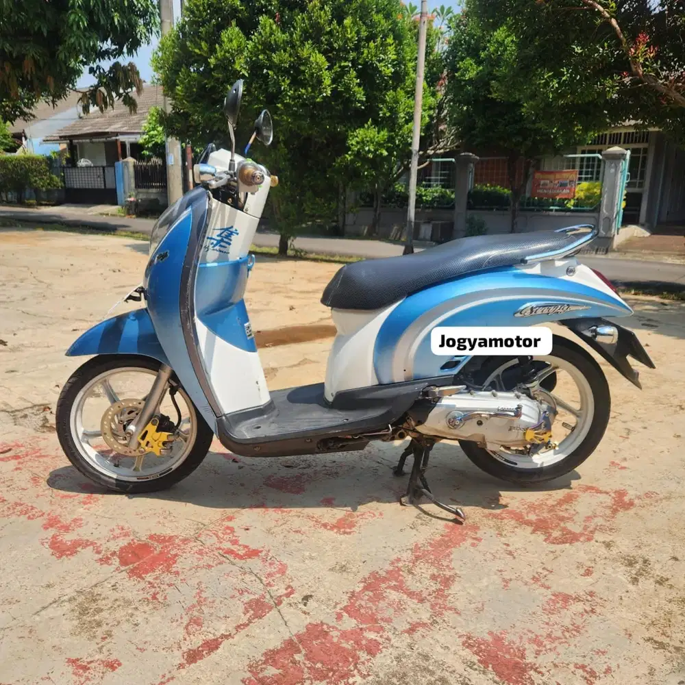 (B) honda scoopy karbu 2012
