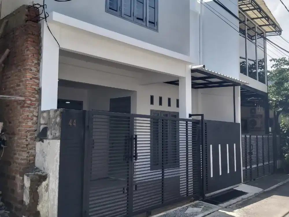 DJUAL/ DISEWA RUMAH KAYU PUTIH GRESS BARU FULL RENOVASI