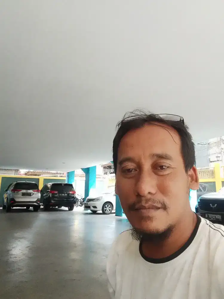 Barang x ada yang membutuh kan supir pribadi ..untuk saat ini. SIM  A.