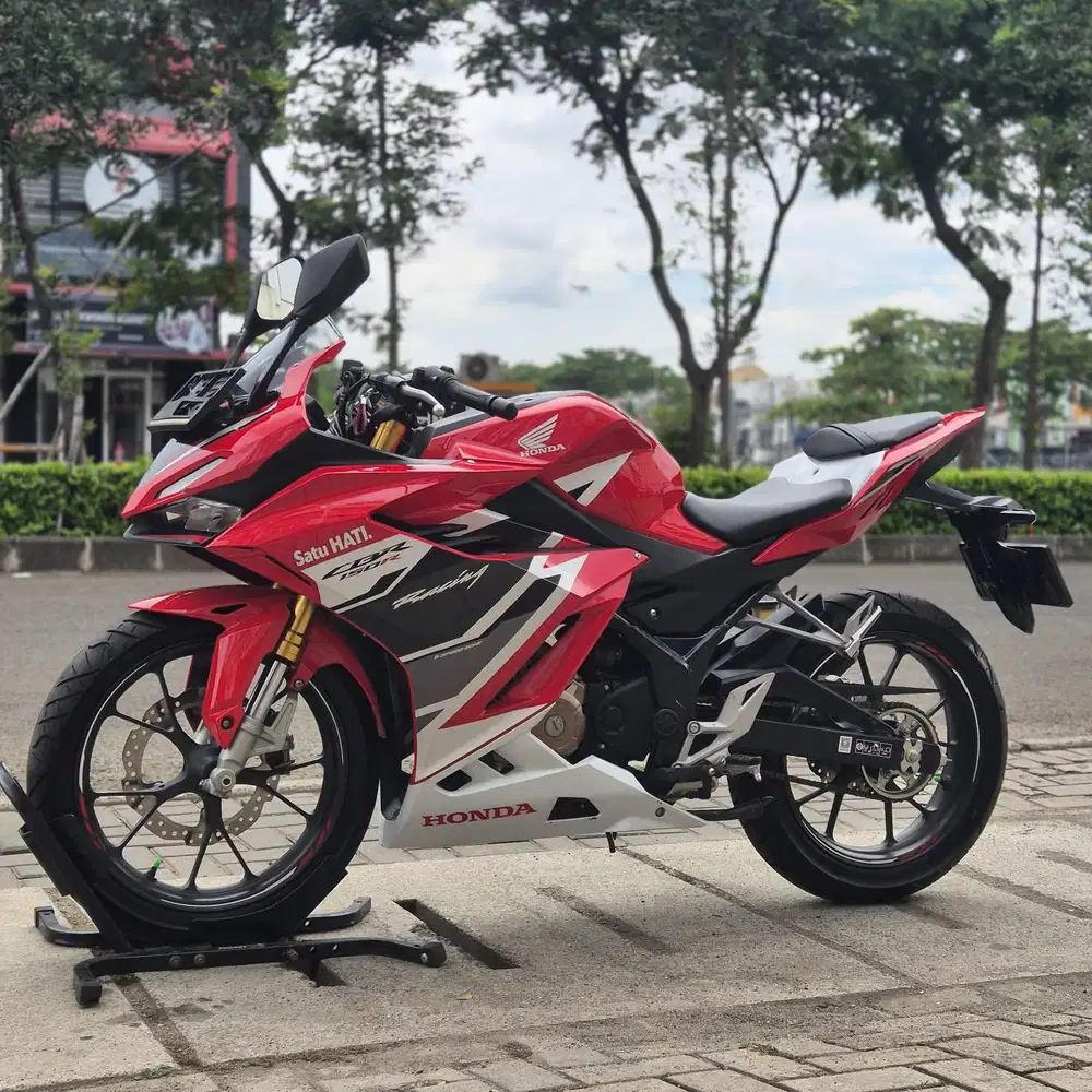 HONDA NEW CBR150R NON ABS 2023 RED RACING KM 200 PERAK PAJAK ON SUPERB