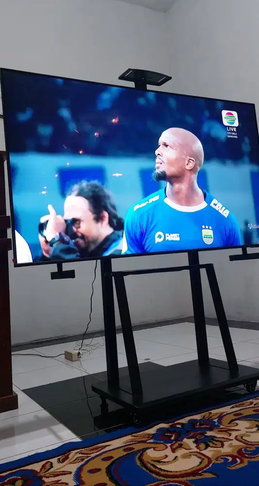 TV Samsung UHD DU8000 SmartTV 65 Inch