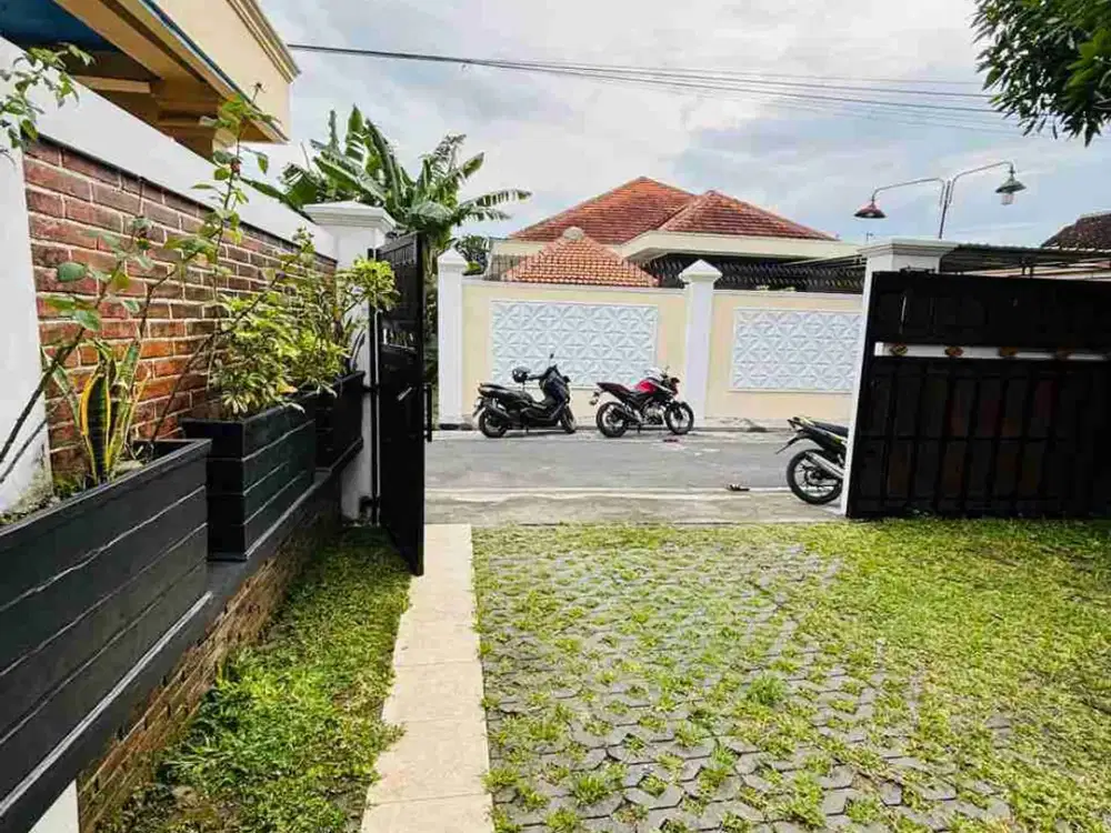 Dijual rumah Jo glo  klasik  medrn  Di Colomadu
