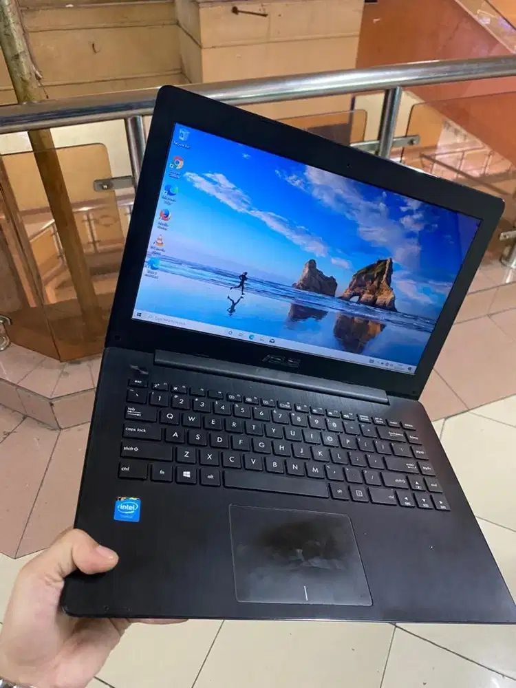 Lptop asus x453m