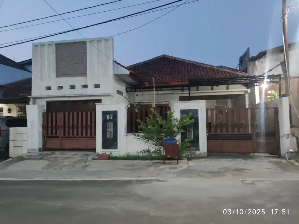 Dijual rumah lama lokasi strategis Ngaliyan
