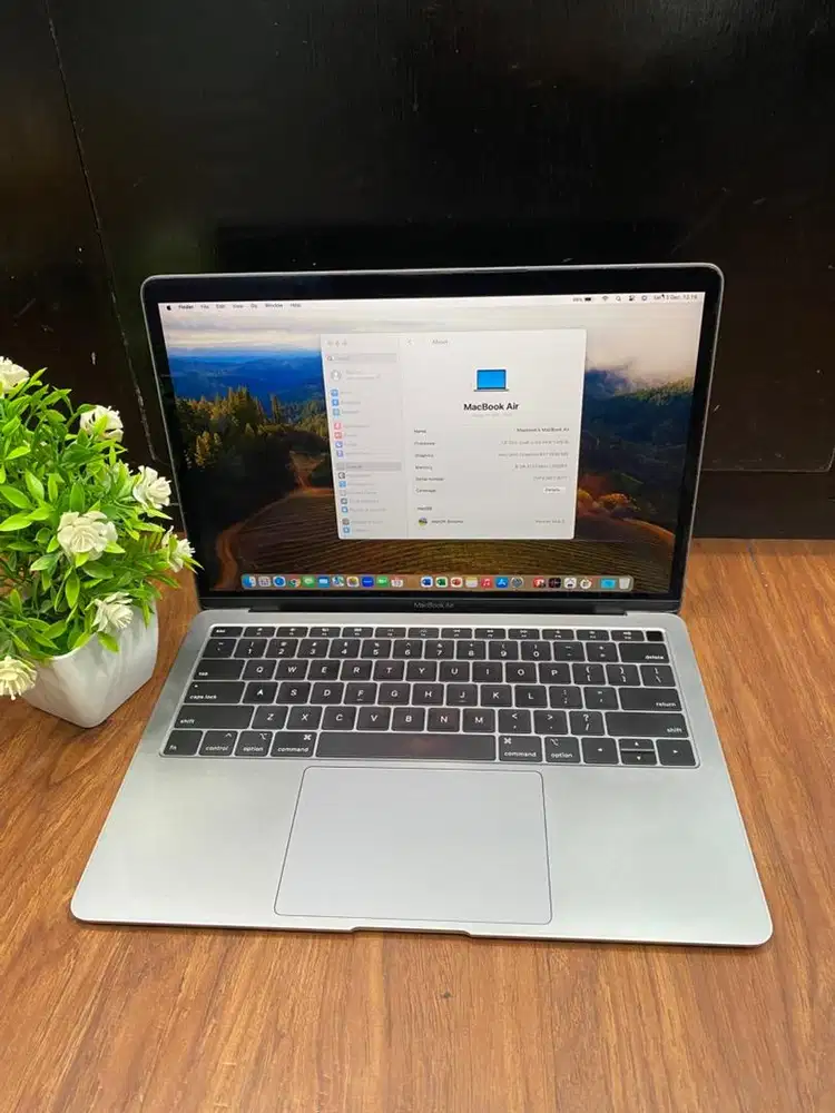MacBook Air 13-inch ci5 8GB 128GB 2018