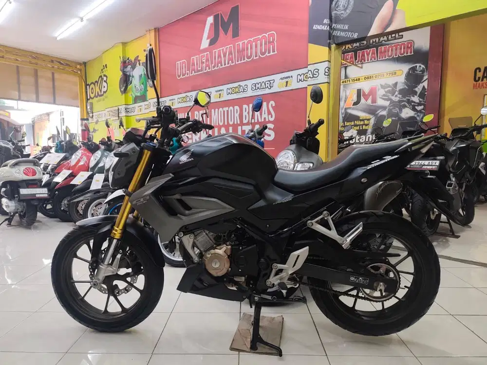 Honda cb 150r tahun 2023