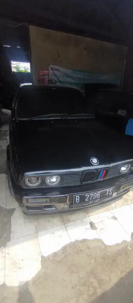 BMW E30 Antik Terawat Anak Muda