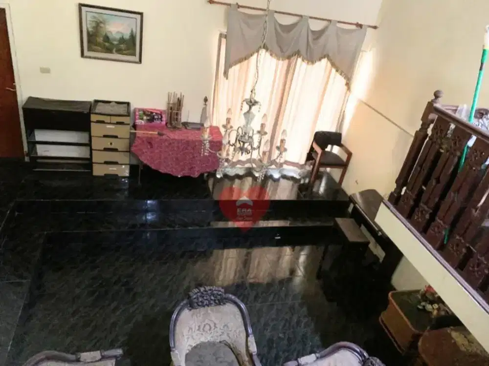 Rumah dengan Halaman Luas di Ceger Jakarta Timur