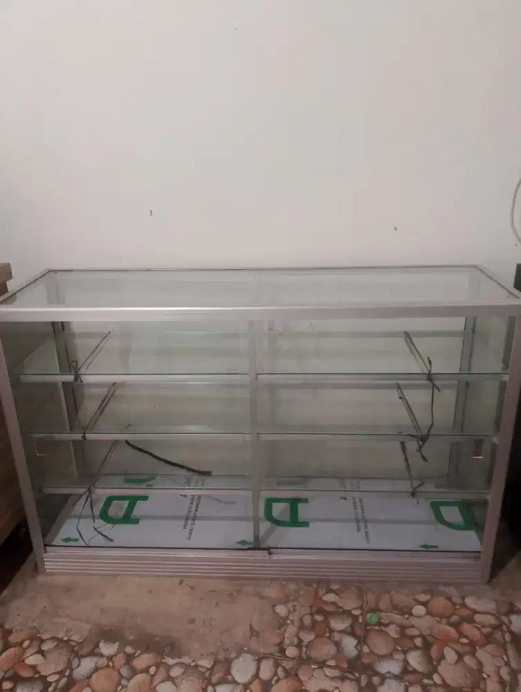 Dijual etalase belum terpakai