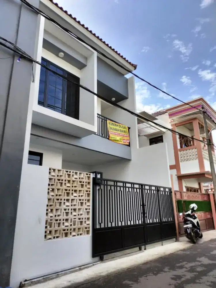 Rumah Siap Huni - Lokasi Strategis di Lubang buaya