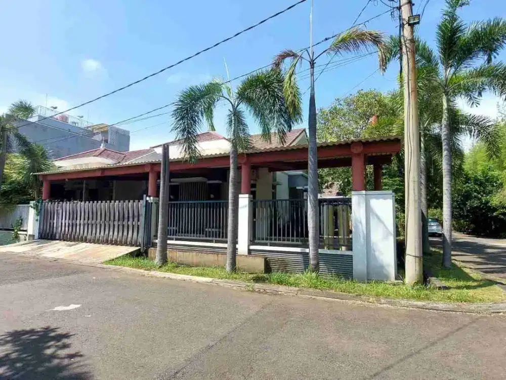 Jual Dibawah Harga Pasar Rumah Hook Besar di Cluster Aralia Harapan Indah