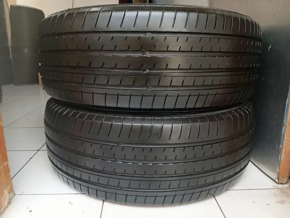 Ban Yokohama Advan V61 235/60 R18 NIK2023 CR-V H-1 HARRIER