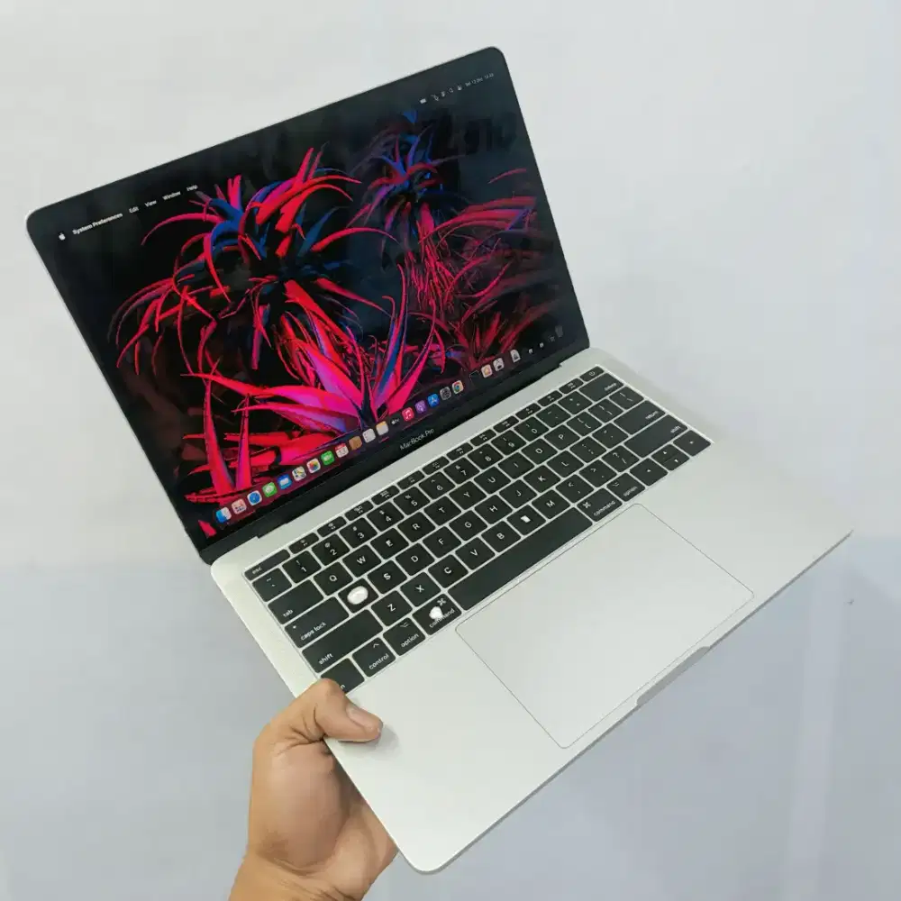 Macbook pro retina 2017 core i5 8Gb/128GB SSD 13in