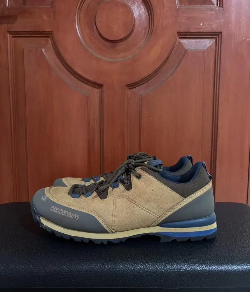 Sepatu Gunung Eiger