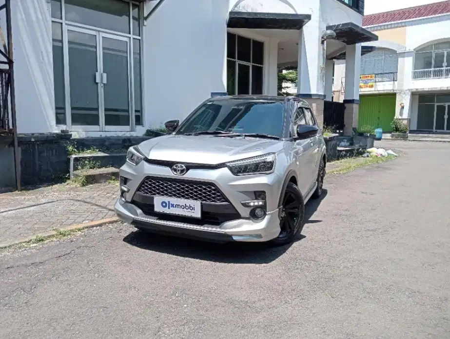 TOYOTA RAIZE 1.0 T GR SPORT TSS TWO TONE BENSIN A/T 2021 SILVER