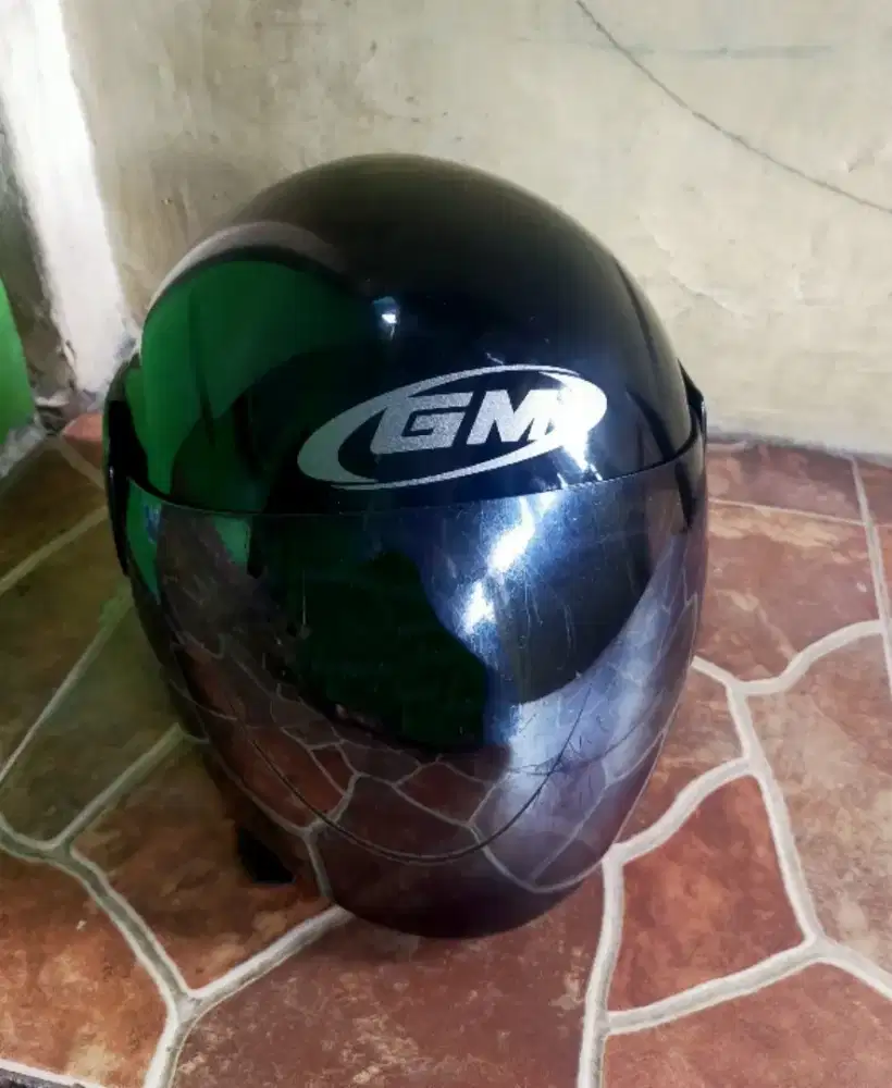 helm gm hitam glosy