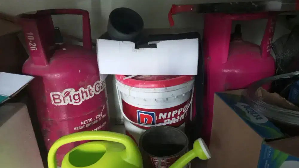 2 buah tabung gas 12 kg