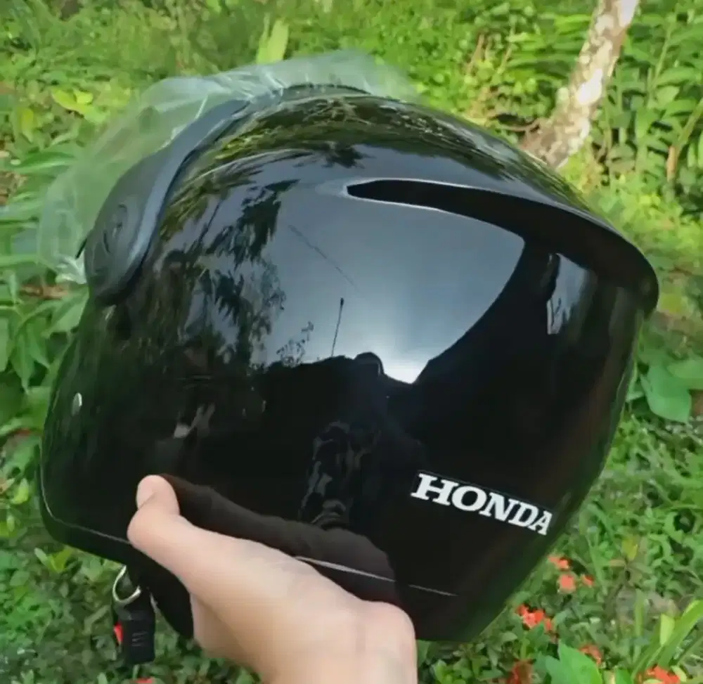 Helm motor standart masih baru ada kardusnya