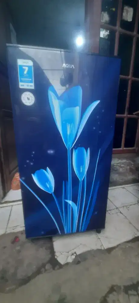 Kulkas 1 pintu AQUA GRATIS ANTAR