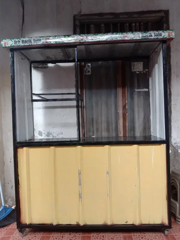 Gerobak bekas teh solo