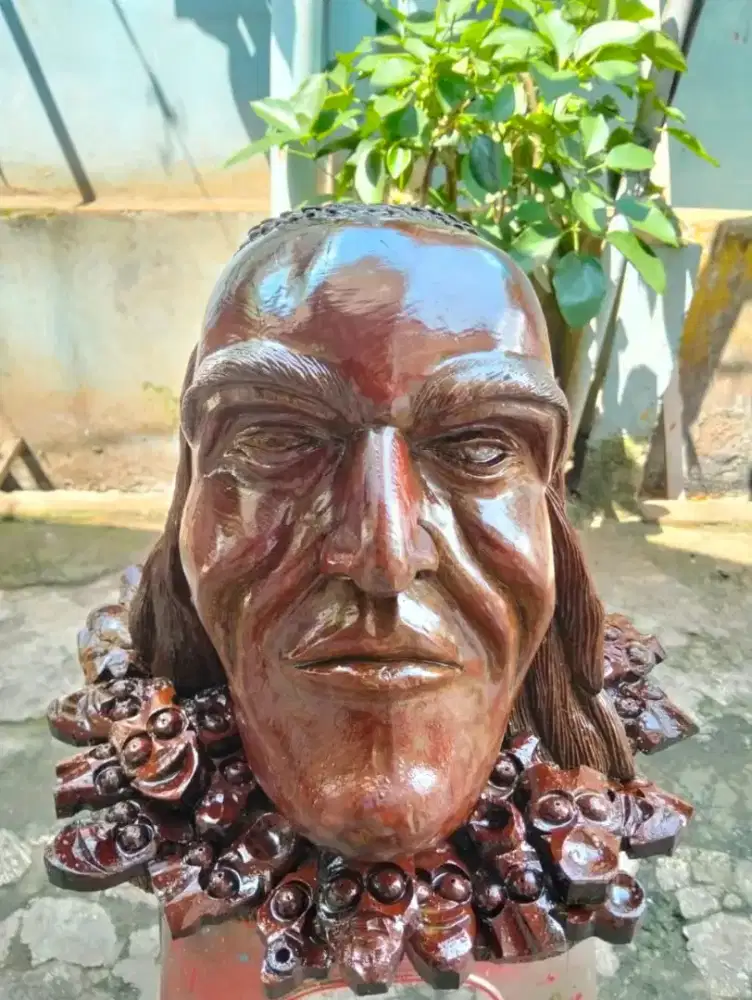 Patung Kayu Etnik Motif Kepala Suku