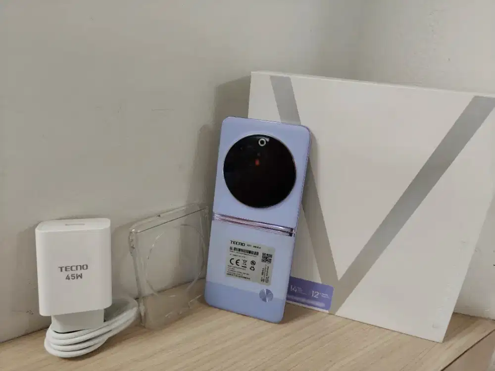 Tecno phantom v flip 5g 8/256 mulus banget