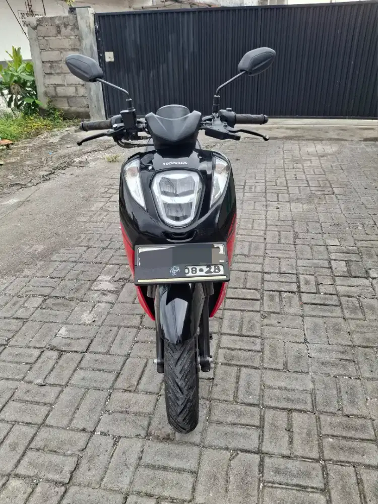 Genio 2023 radiant red black CBS ISS