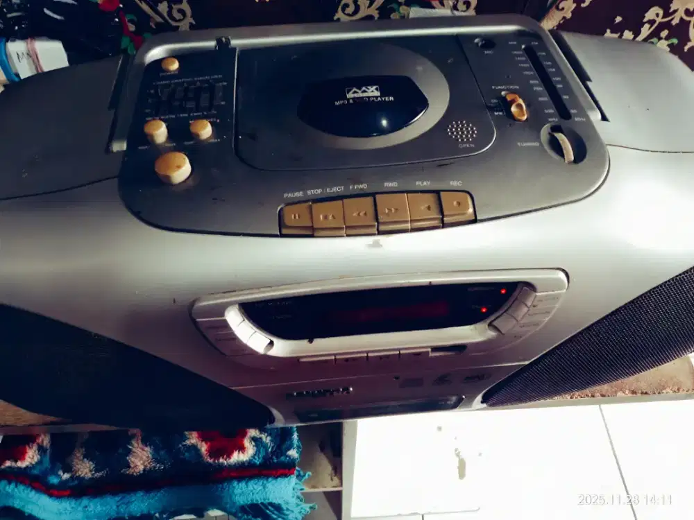 TAPE MERK POLYTRON NORMAL RADION ON