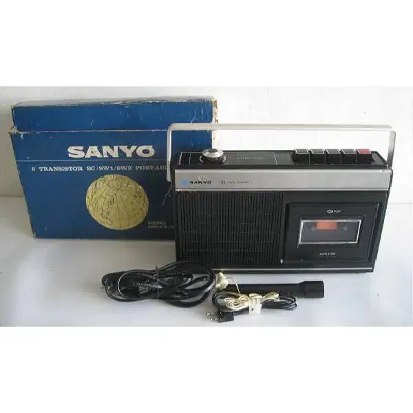 Vintage tape recorder merk SANYO buatan Japan era 70'an