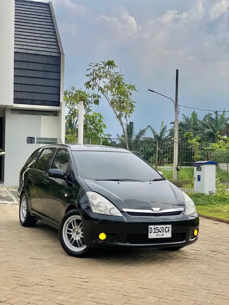 Toyota Wish 2003 Sunroof CBU Jepang JDM