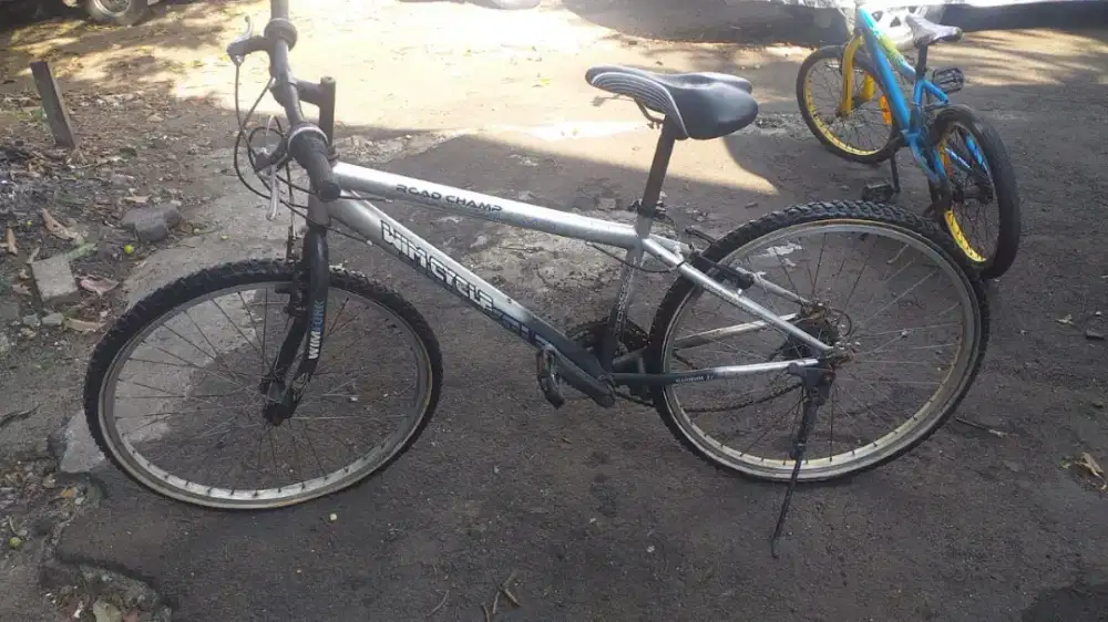 Di jual sepeda gunung wimcycle uk 26 kondisi bahan