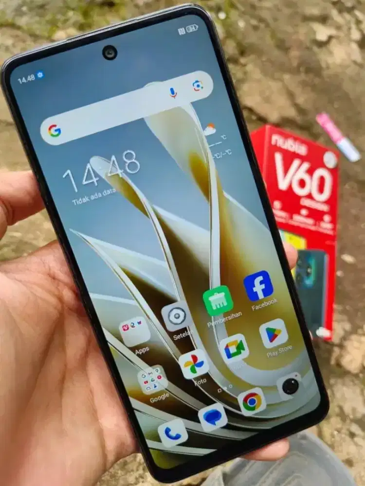 Nubia V60 design 6+10/256 GB