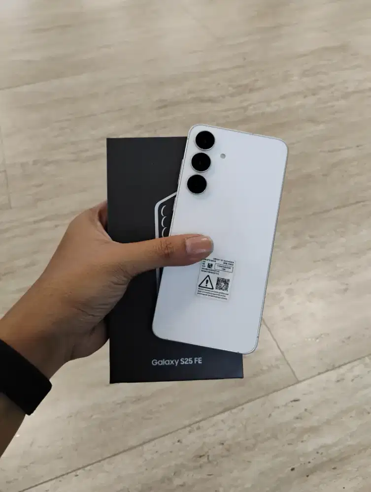 samsung S25 FE 8/256gb white like new