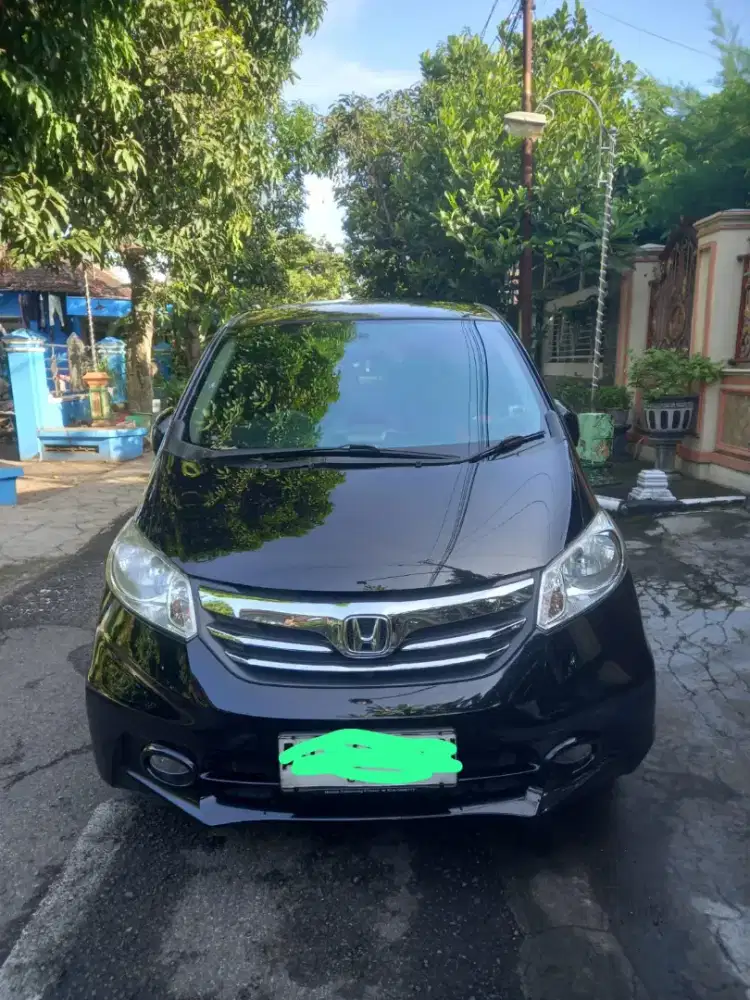 Dijual mobil Freed PSD mulus