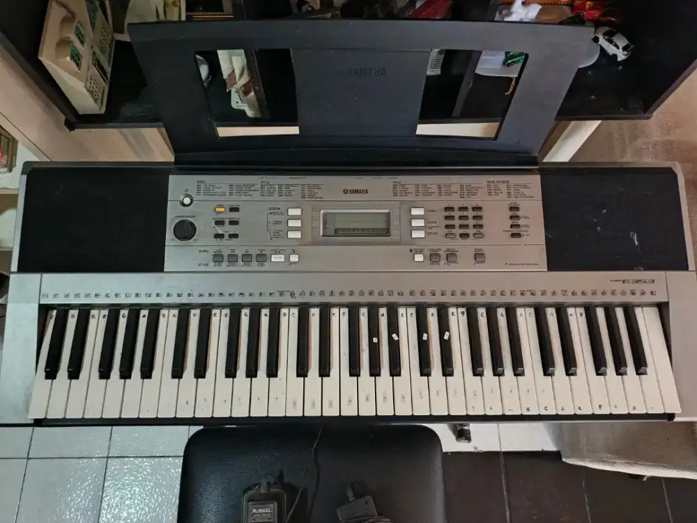 Yamaha PSR E353