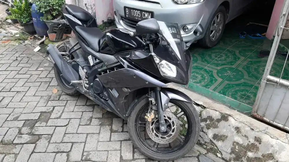 Yamaha R15 V2 Tahun 2015 Istimewa Tangan Pertama