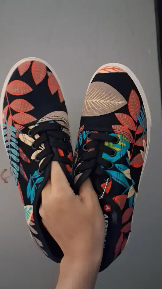 Sepatu Airwalk Molly Pattern Daun Tropical Black - Bisa Nego