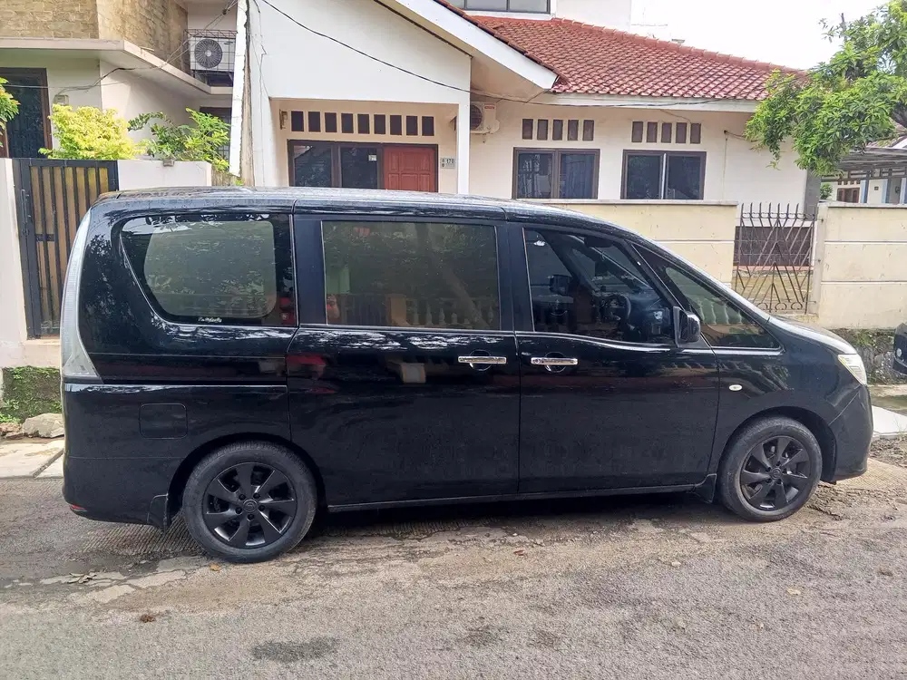 Nissan Serena 2013 Bensin