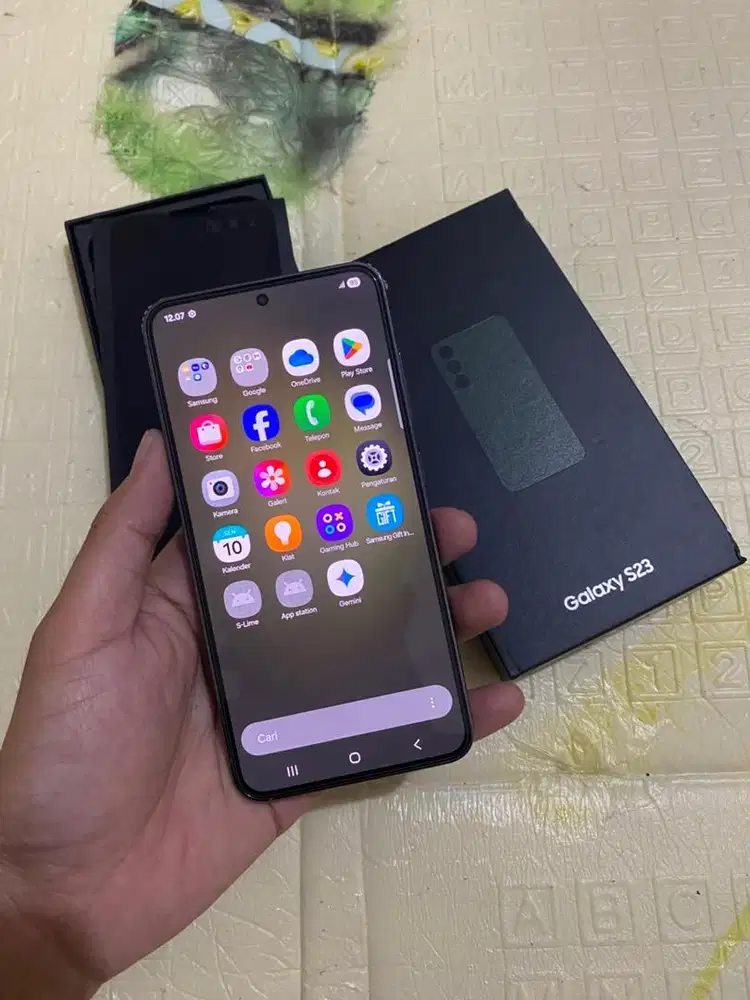 samsung s23 8/256gb SEIN like new