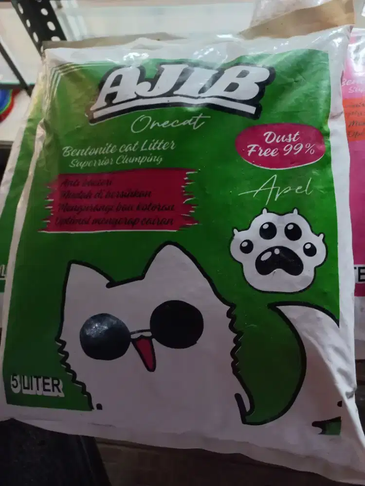 Pasir gumpal dan zeolite buat kucing