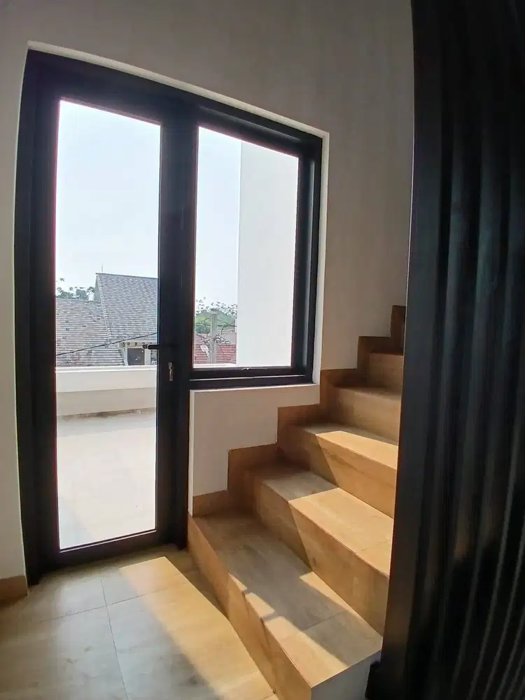 Bismillah !! Jual Rumah 3 tingkat bukit nusa indah ciputat jombang