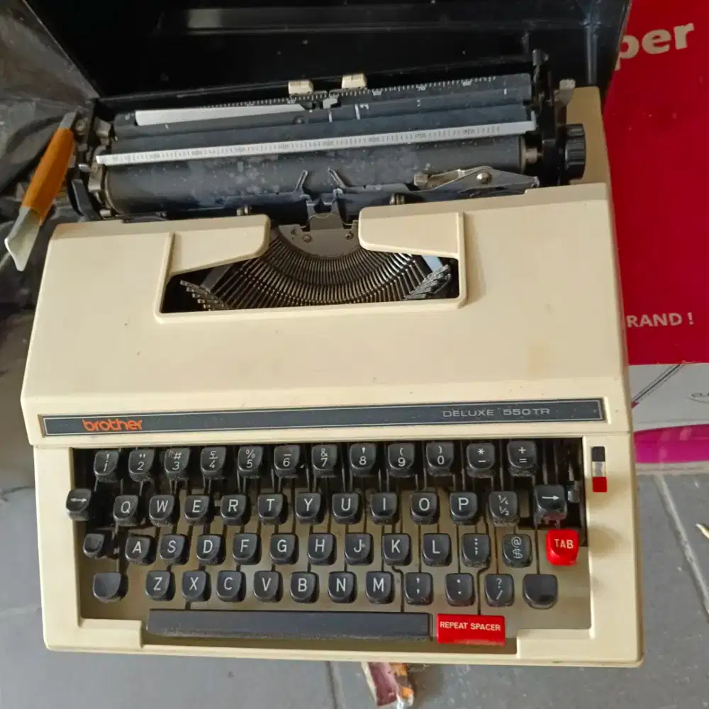 Mesin tik manual Brother