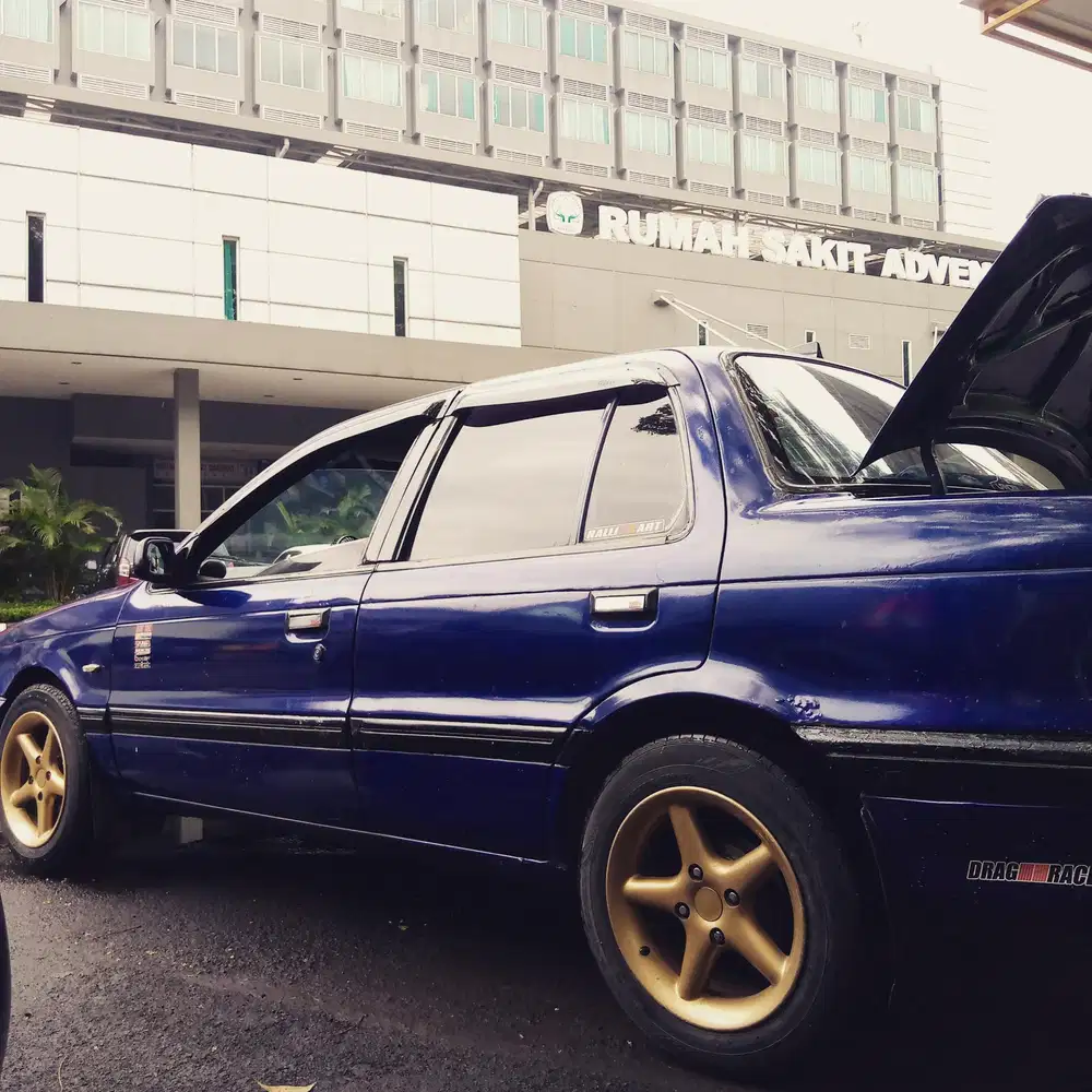 Mitsubishi Lancer 1989 Bensin