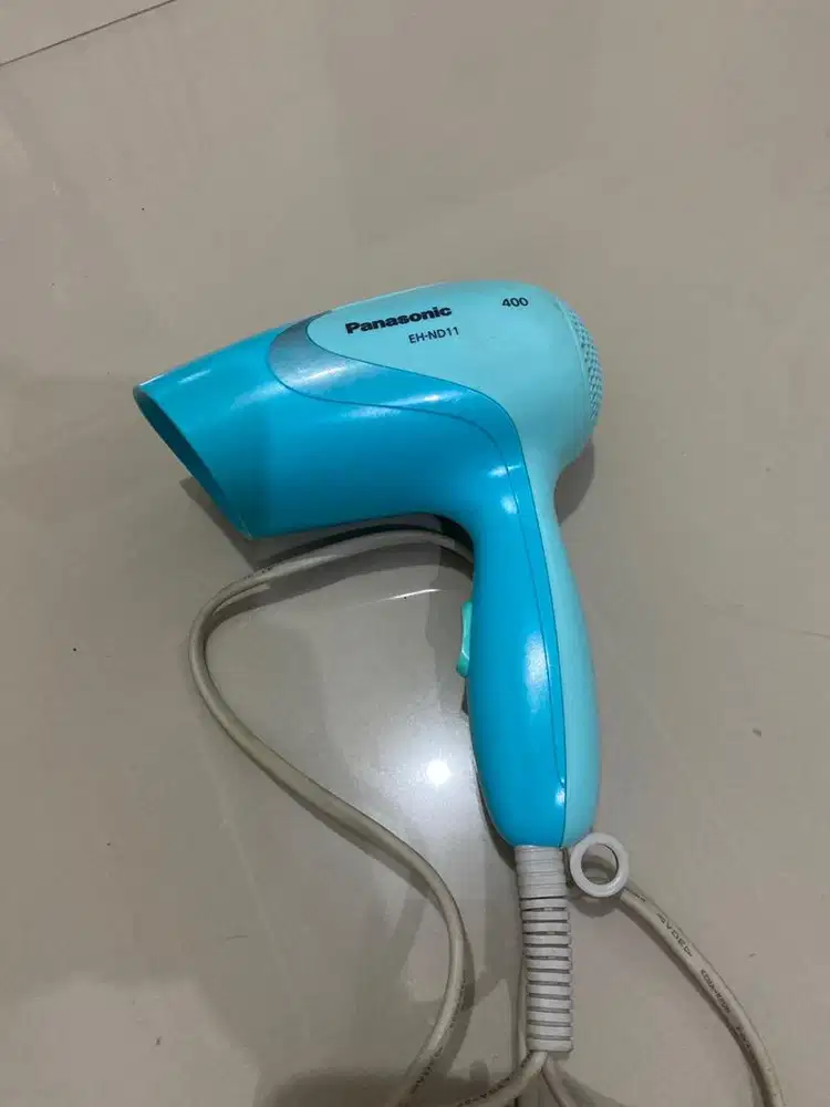 Hairdryer cewek